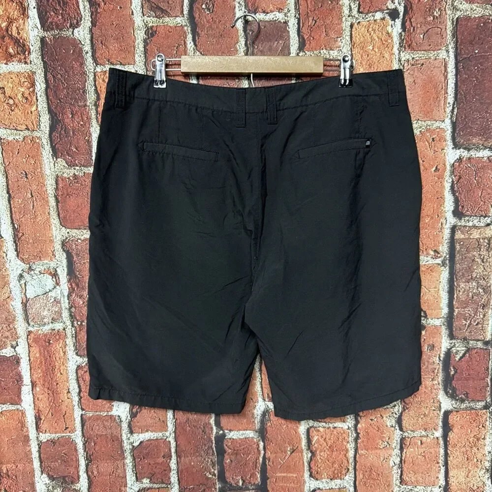 Travis Mathew Golf Shorts Mens 40 Black Performance Stretch